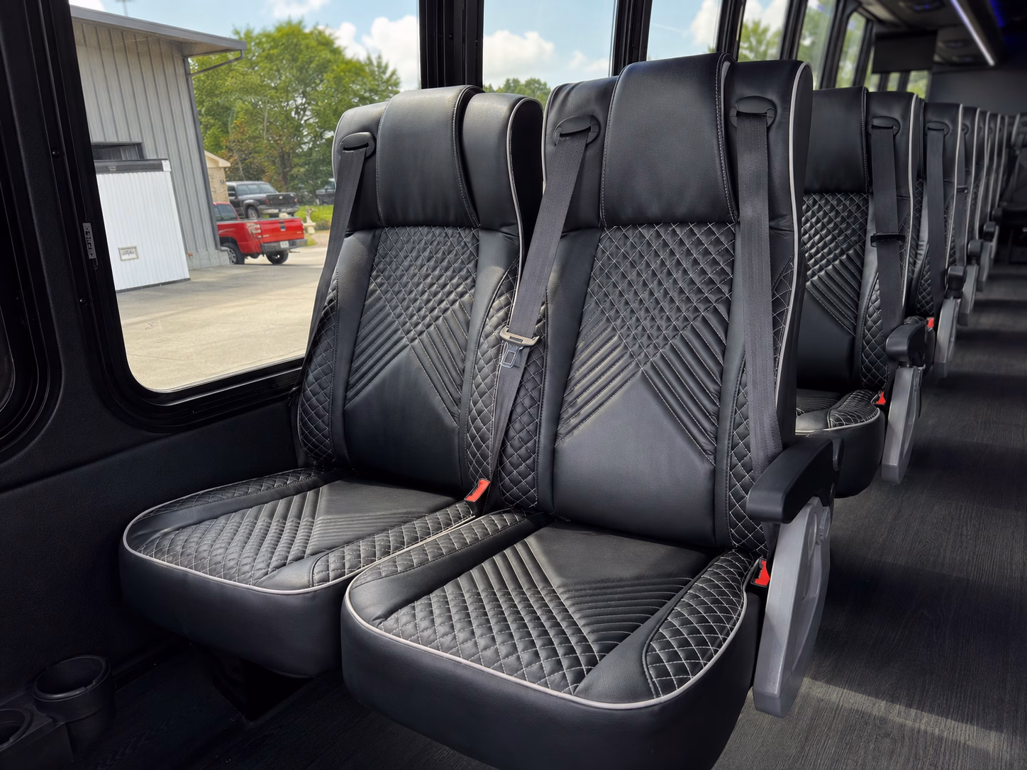shuttle services for airline crews and airport staff in ann arbor